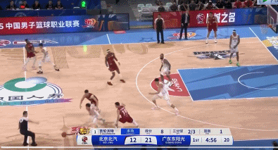 🏀CBA半场：吉伦沃特18分&amp;徐杰12助攻 奥莫特14分 广东59-52北京